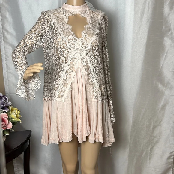 Free People tell tale sheer lace tunic mini dress  keyhole long bell sleeves - Picture 3 of 15